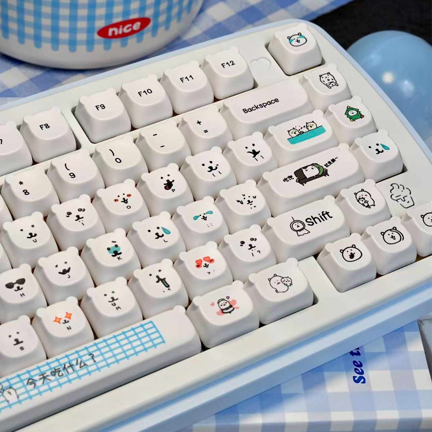 Urocze klawisze PBT z motywem  – Gaming Accessories In Japan recenzja i cena